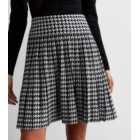 Cameo Rose Black Dogtooth Print Pleated Mini Skirt